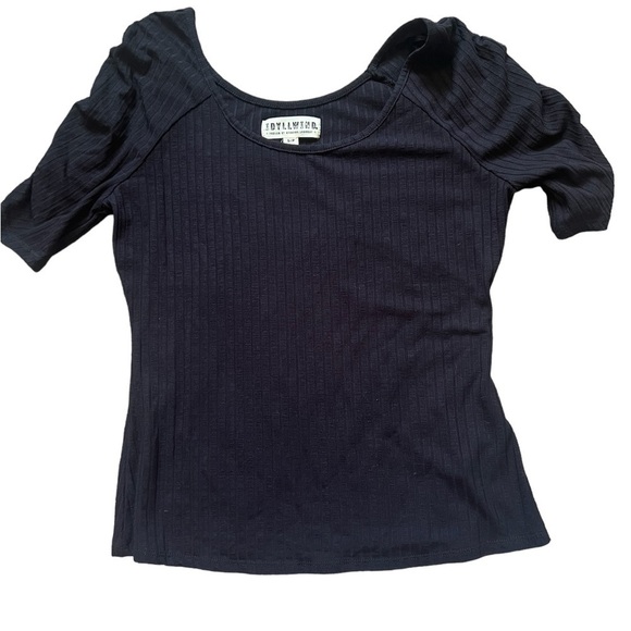 Idyllwind Black shirt size small with ruched sleeves - Picture 1 of 4